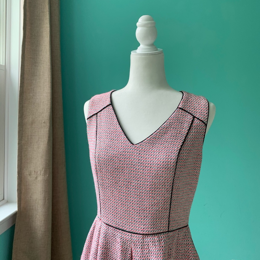 Banana Republic Fitted Dress - Picture 3 of 12